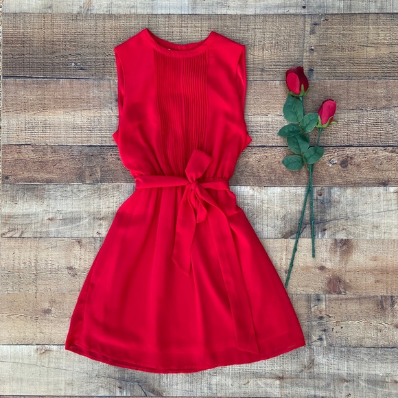 ... Dresses & Skirts - ⭐️The Perfect Red Dress - Like New